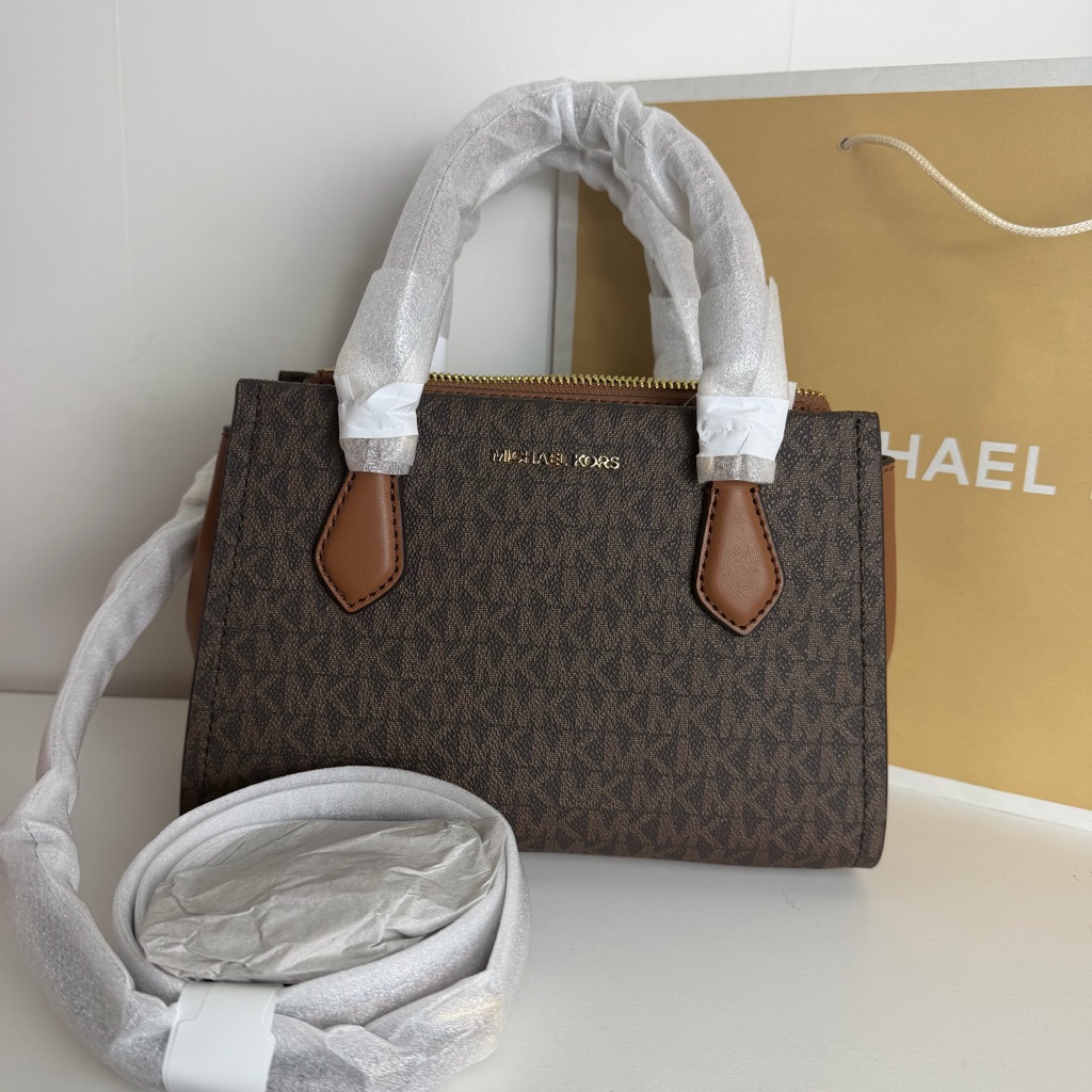 Nwt Michael Kors Small Signature Logo Messenger